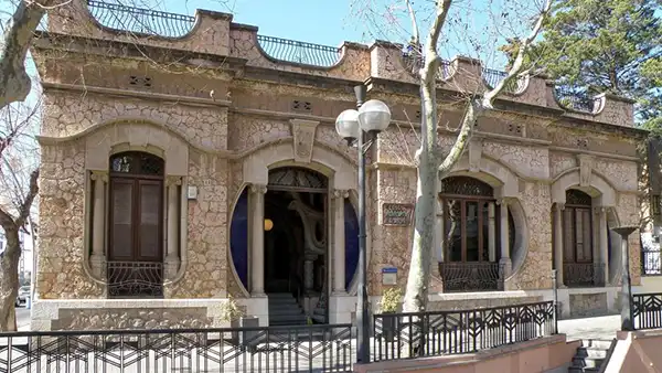 Ruta de los Indianos (rutas a pie por Vilanova) 3 Casa Pahissa en Vilanova