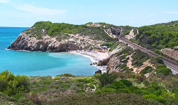 Camino de Ronda Vilanova – Sitges: calas del Garraf 3 Platja de lhome mort