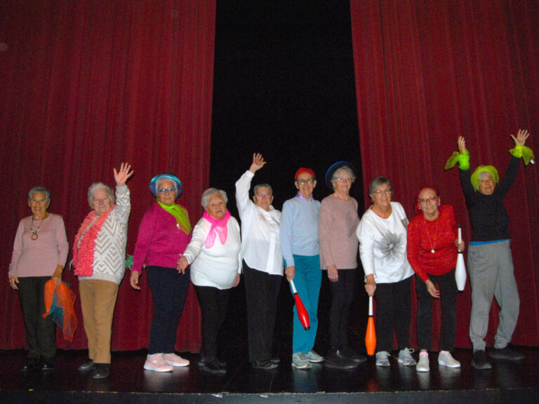 les noies de plati mostra de circ en gran projecte comunitari amb tusi k circ