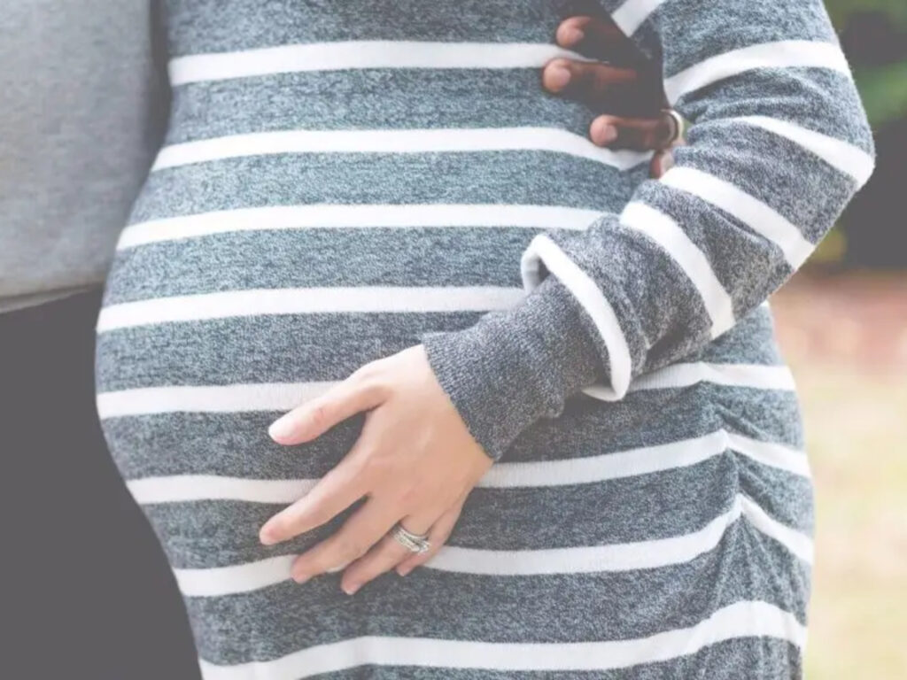 Maternitats, gènere i interseccionalitat