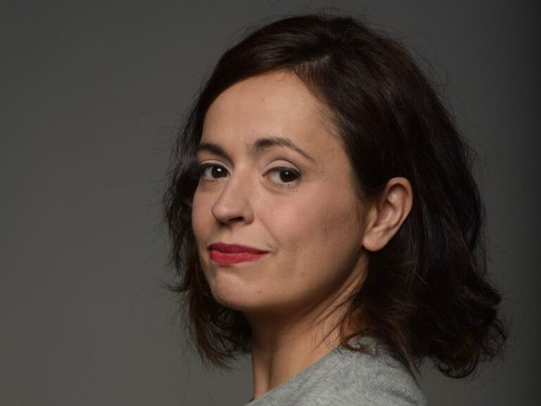 performance veu de dona que dona veu a la dona