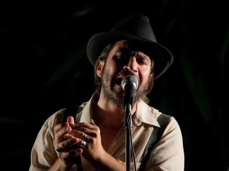 taller digues ho amb un blues