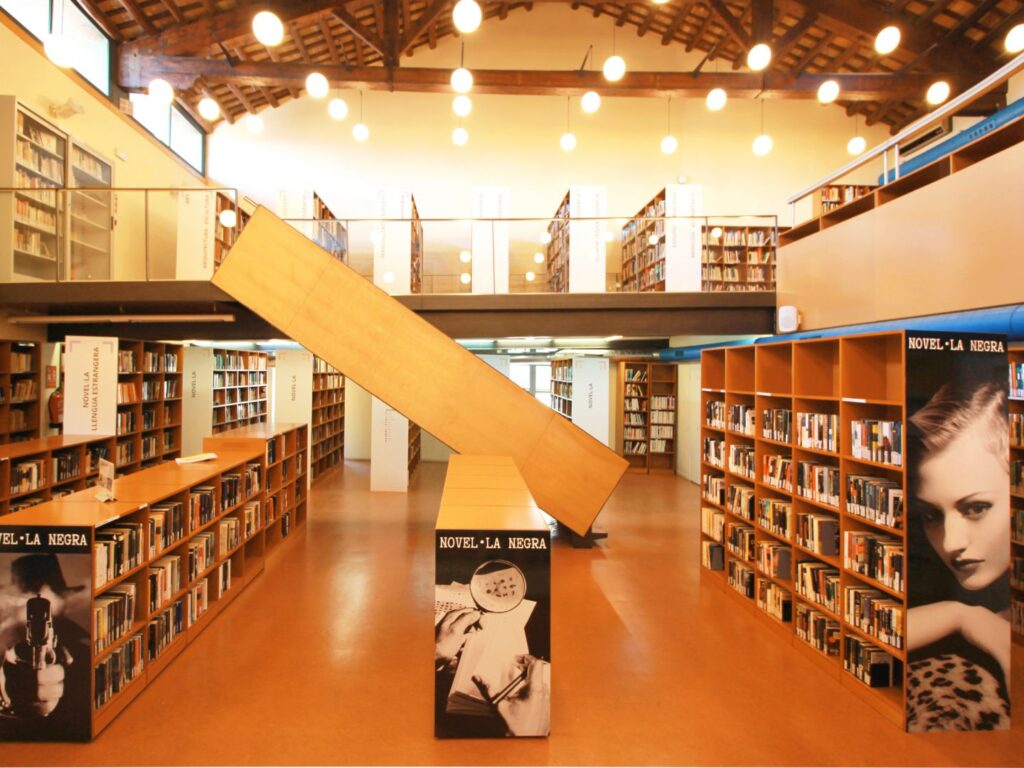 VISITA COMENTADA A LA BIBLIOTECA